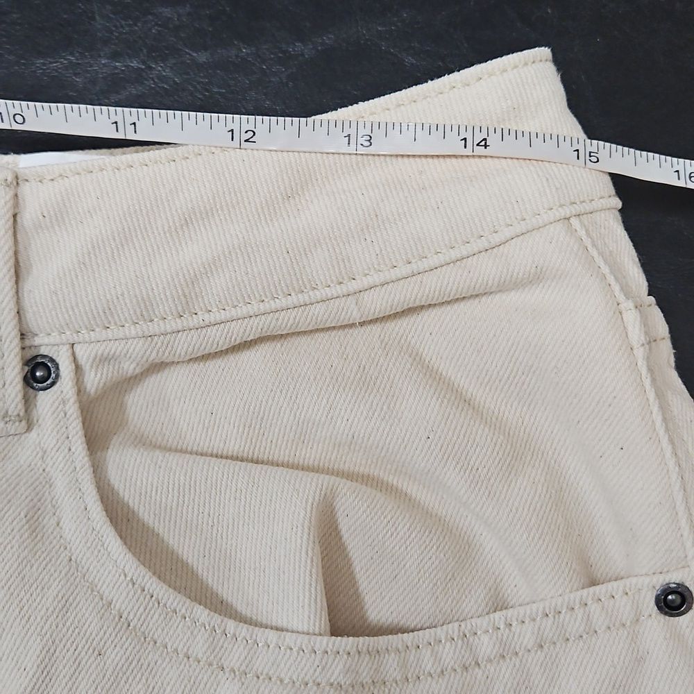 Basin + Range Women’s Cream High Rise Distressed Denim Shorts Size 29 - Picture 8 of 10